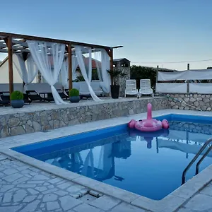 Oguic Apartment